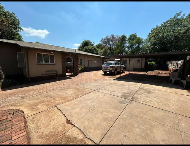 6 BEDROOM HOUSE FOR SALE IN LYTTELTON